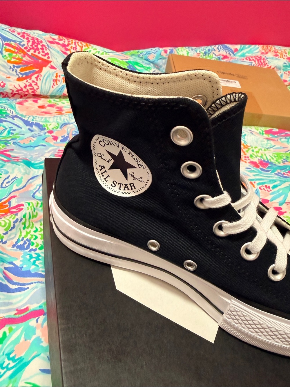 BNIB SIZE 6.5 WOMEN Converse Chuck Taylor All Star High Top Sneakers